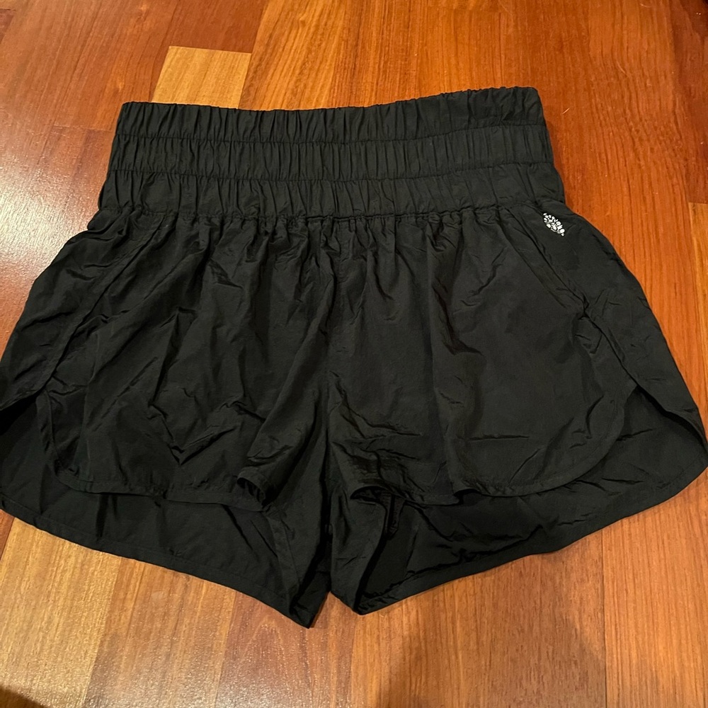 Black free people movement way home shorts in black size M